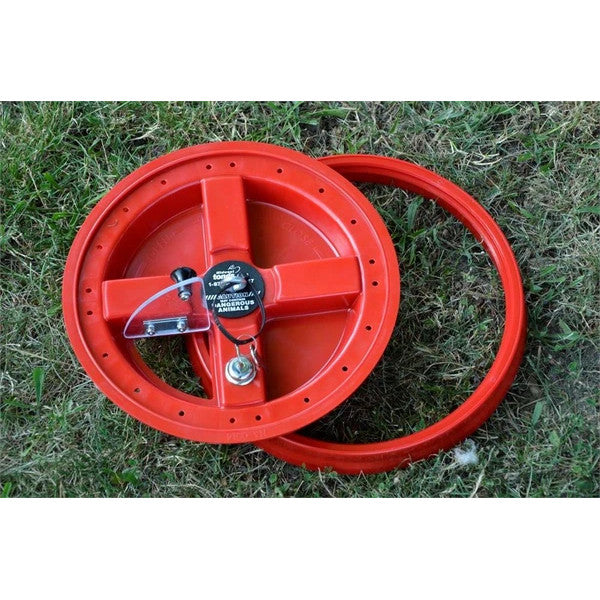 Tampa de Segurança Contra Cobras para Baldes de 5 Galões da Midwest Tongs