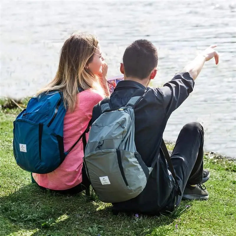 Mochila Dobrável Naturehike de 22L com Tecido Impermeável 30D e Zíper YKK Selado